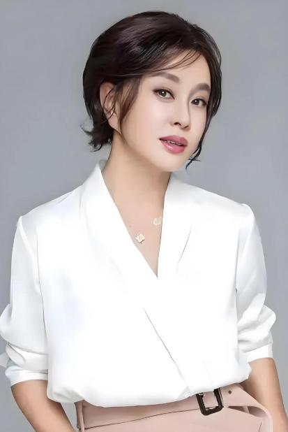 在一次节目中，主持人问刘晓庆：“你最欣赏男人的地方是什么？”刘晓庆说：“男人只有