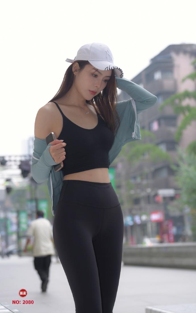 运动搭舒适有活力!!高清美女街拍