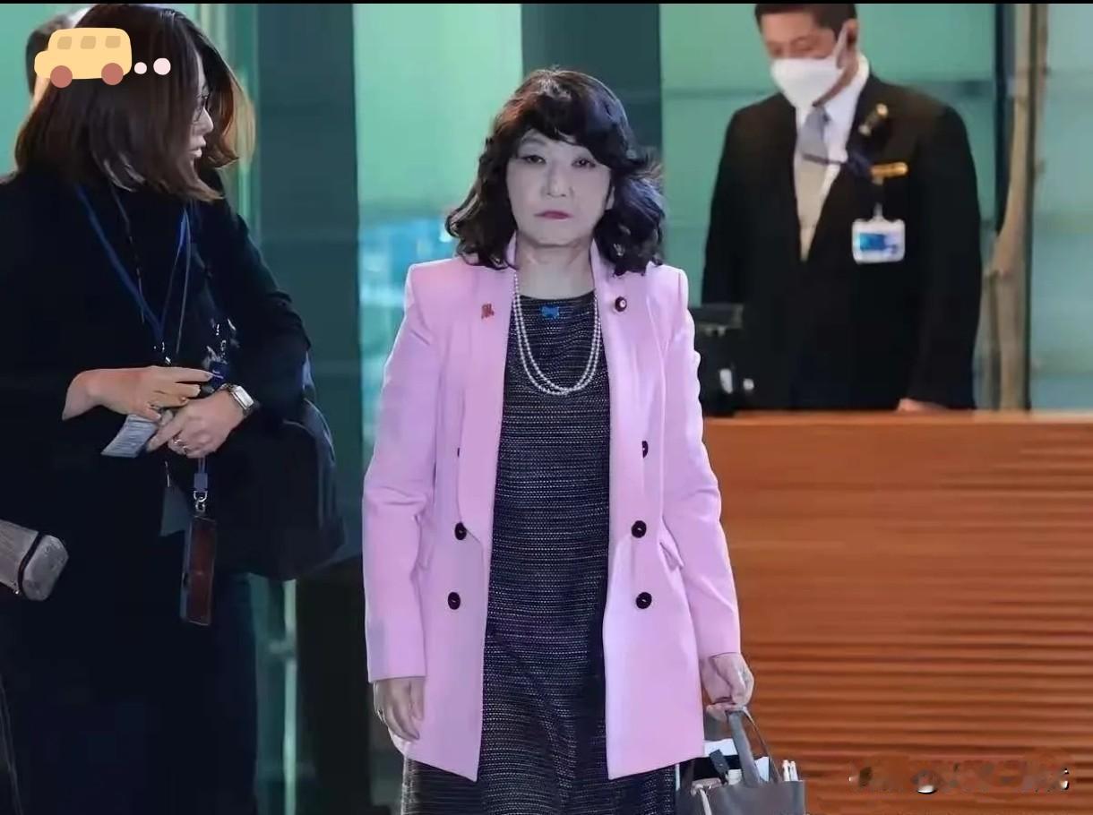 日本财政大臣片山皋月12号对中国发出威胁，要求中国向包括日本在内的西方工业国G7