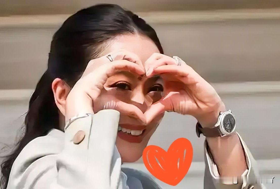 快讯，快讯！据央视新闻等报道！2025年10月22日，泰国前总理佩通坦在社