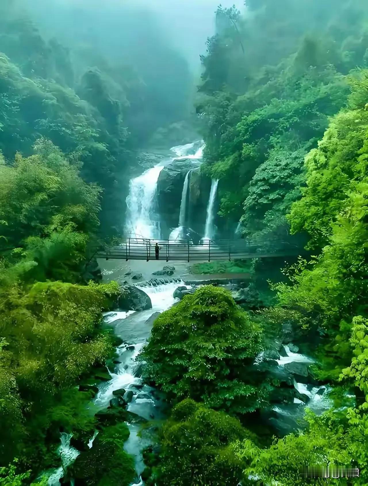 上联:春香秋香百花香下联:山美水美神州美横批:江山如画