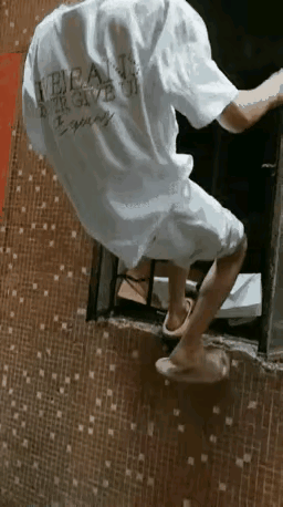 这攀爬技术有点东西