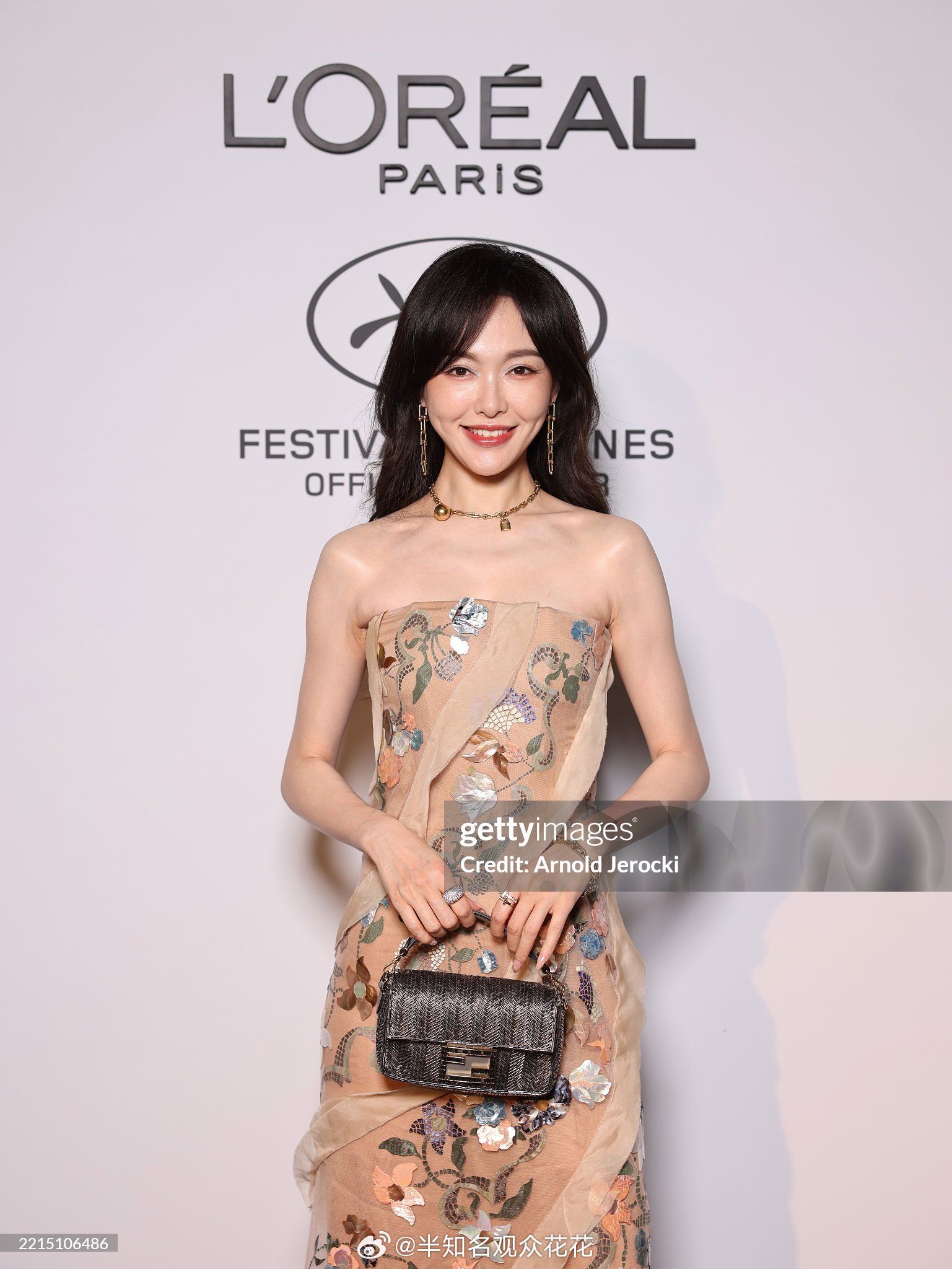 唐嫣抹胸花朵刺绣高定美人配美裙😎​​​