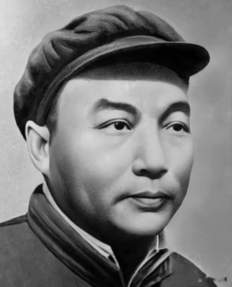 1948年，国军排长带队投诚，谁知，当他来到登记处时，文书却是大惊：“张定元，怎