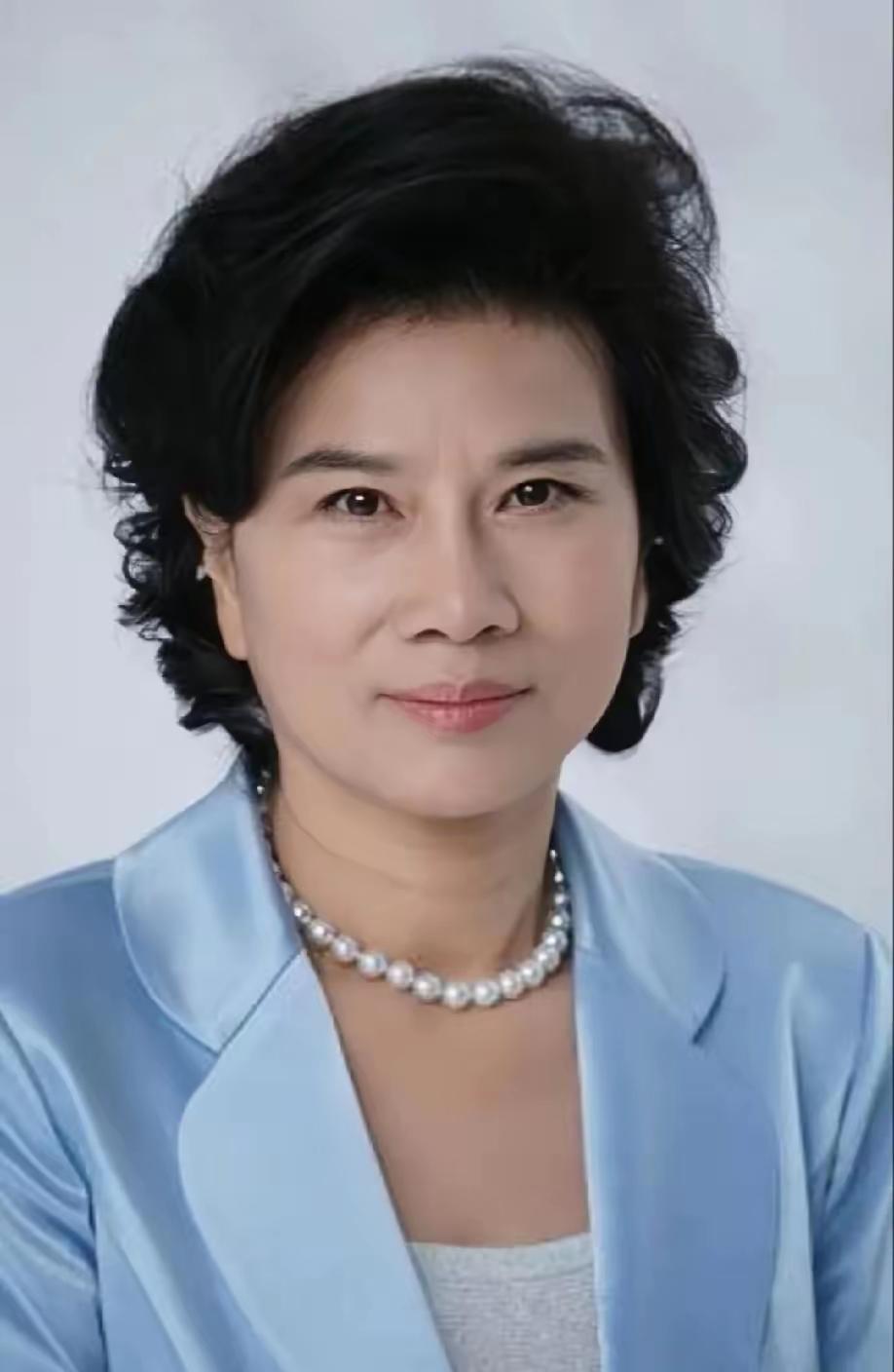 全网欠董明珠一个道歉！当初骂她“疯婆子”，如今真相大白，后背发凉！朋友们