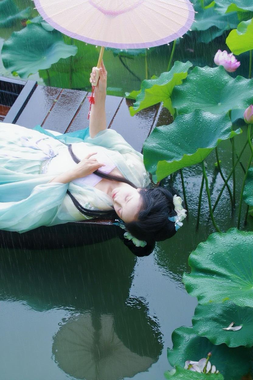 昨夜雨疏风骤。清冷感汉服写真 📷