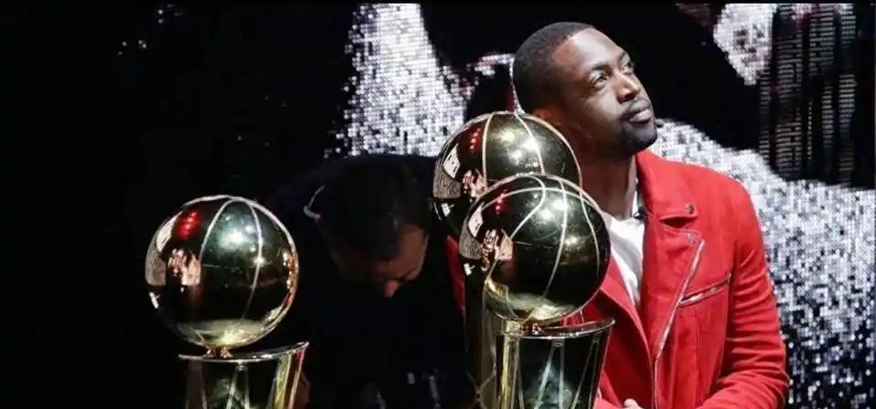 【为什么NBA超巨里唯独你特别】1，乔丹6个总冠军（公牛）2，科比5个总冠军