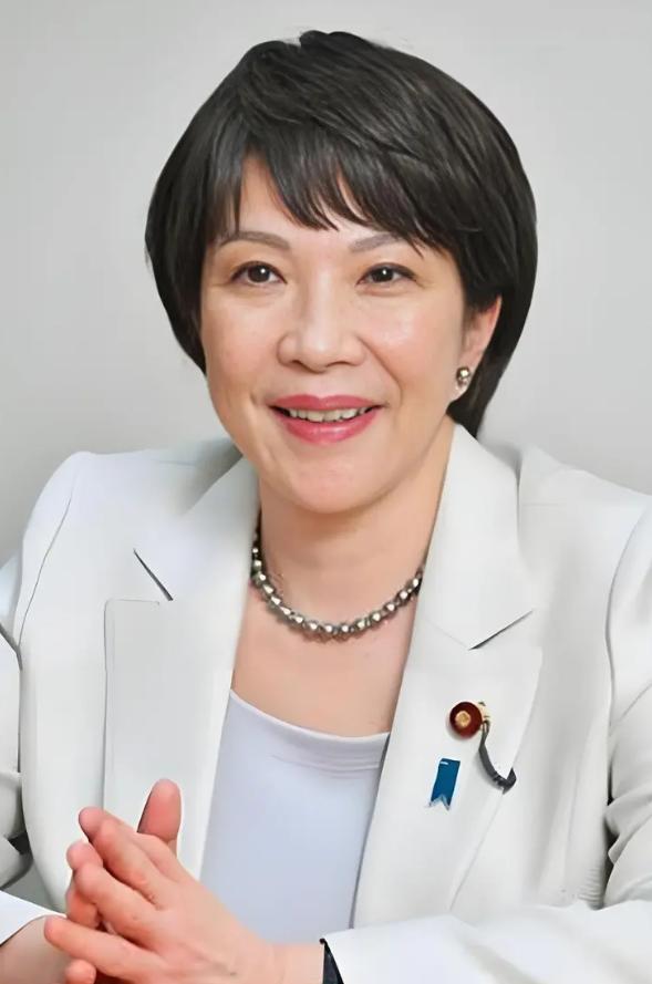 中日对峙加码后，高市早苗玩起了“政治豪赌”，这个女人宣布解散众议院，提前进行大选