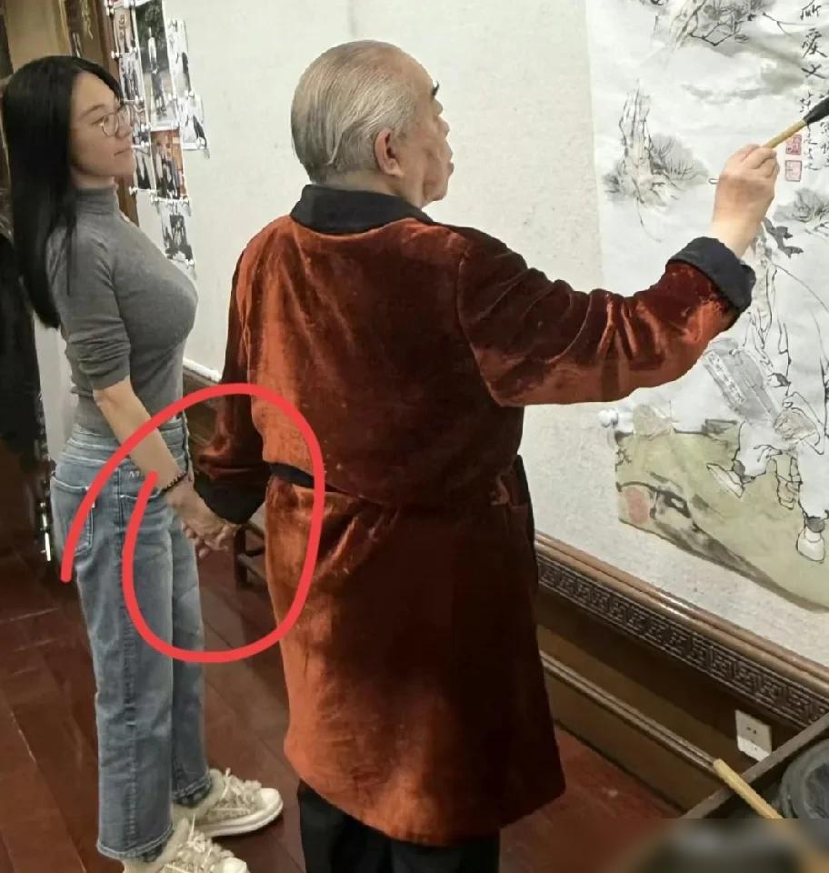 我可能明白，范曾为啥狠的下心，和唯一的女儿断绝关系了。事情简单说下：网友讨论