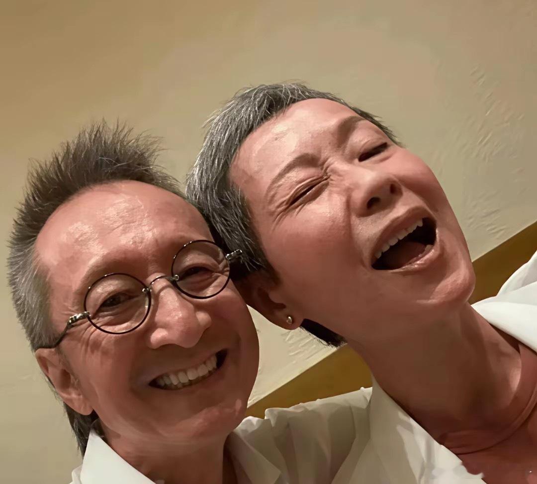 叶童1988年巴黎草坪婚礼，用时间诠释什么叫“初恋即白头”​​​
