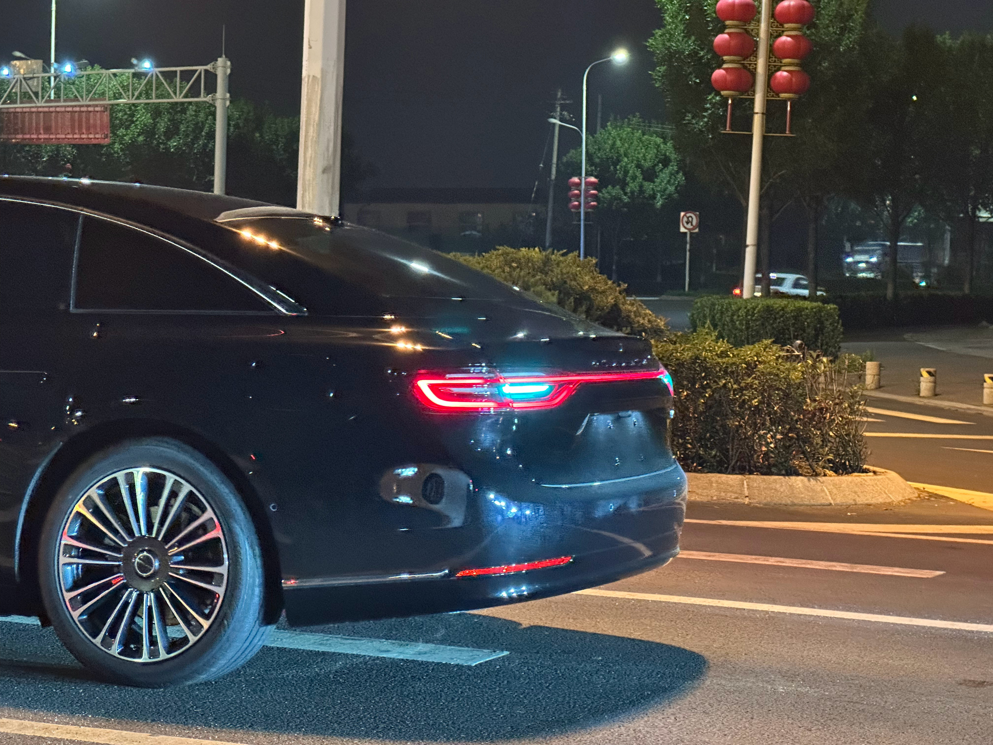 “小蓝灯”享界S9​​​
