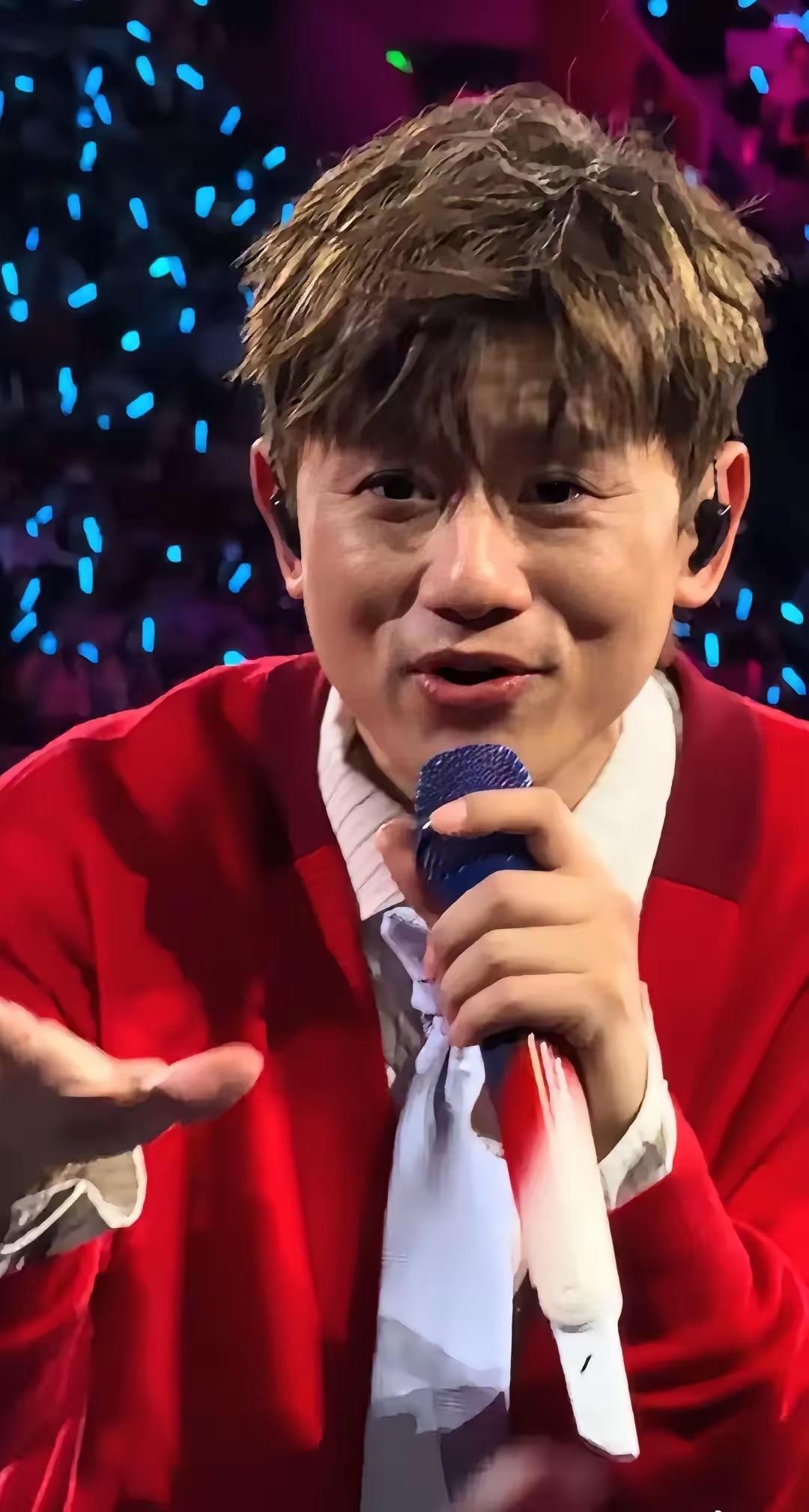 张杰竟然变这么老了！真没想到！一直以为杰哥还是很年轻的。不过话说回来，其实明星