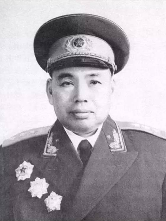 1941年，许世友听说山东有一个前清高手，叫宫宝田，出于他对武艺的热忱，于是他来