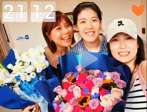 姐妹情深！妹妹李盈莹在天津动手术，中国女排队长龚翔宇、倪非凡、王梦洁三人，在北京