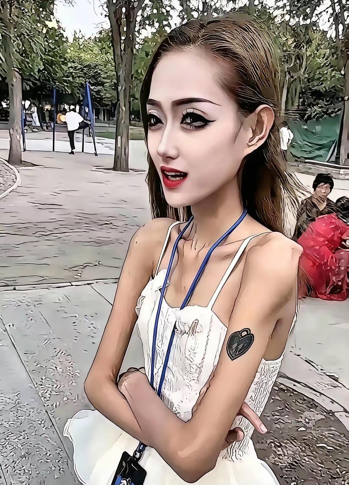 网红极端减肥引热议：过度消瘦早已背离审美初衷近日，一位网红极端减肥后的身材状