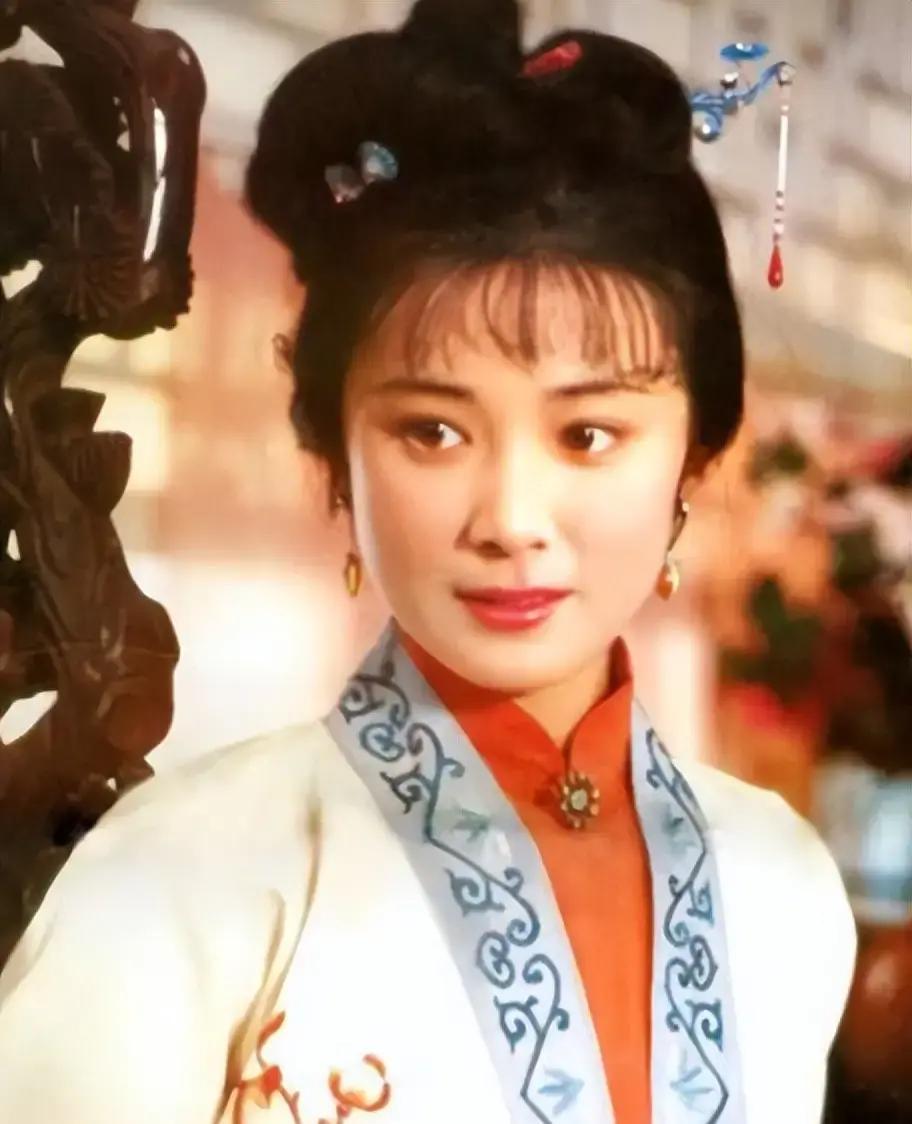 2023年10月7日，北京，一位曾经红遍大江南北的女星傅艺伟，迎来人生最沉重一击