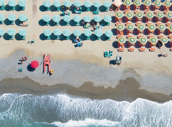 在沙滩把夏日与海存档｜GrayMalin​​​