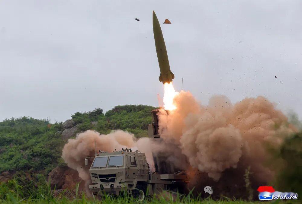 朝鲜又试验新武器了。根据朝中社报道，5月26日进行了两种武器的实验。