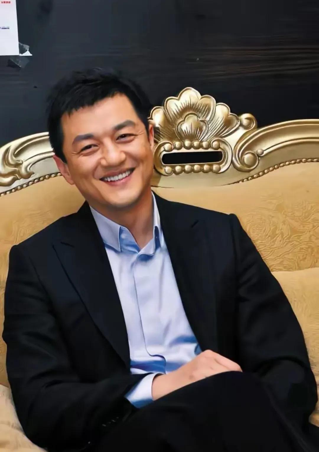 李亚鹏要翻盘了！看到比亚迪请他做代言，我才明白，一个人只要守得住自己，运气早晚