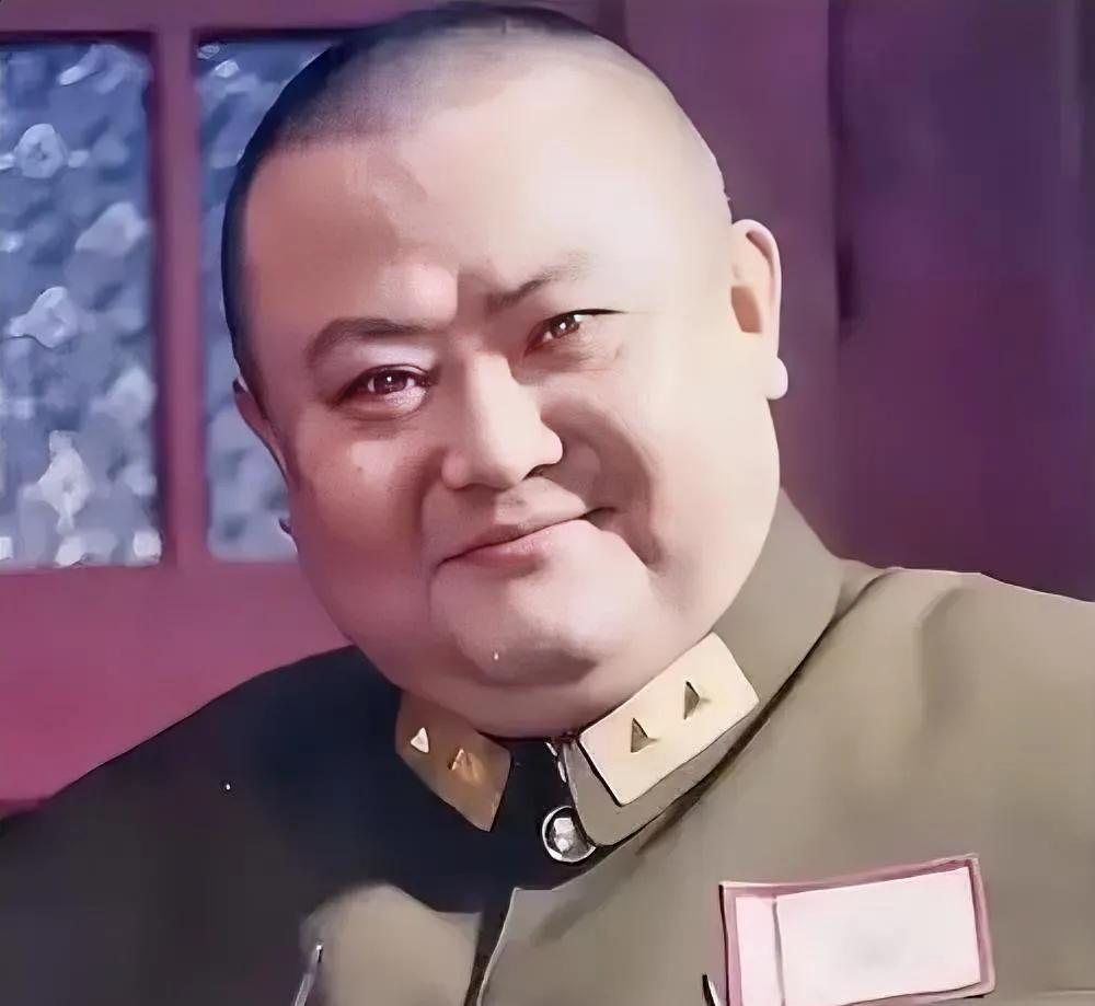 1948年10月，蒋介石让给淞沪警备司令宣铁吾发去密电，让将范绍增抓捕押往南京，