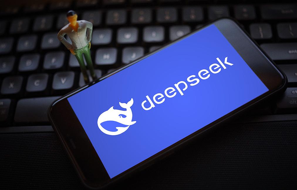 中国AI赛道最疯狂的一幕上演了。原本计划仅融500亿元人民币的DeepSee