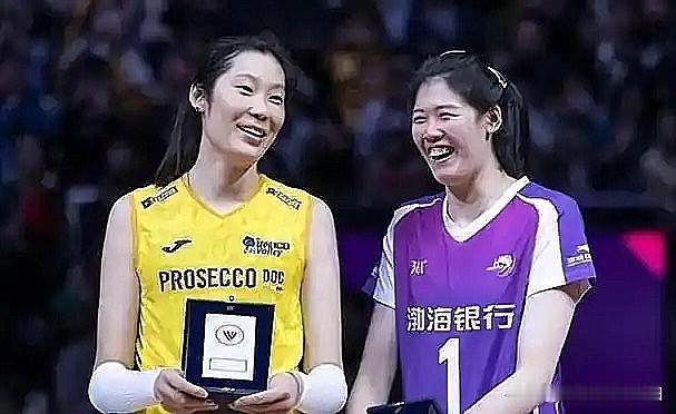 对朱婷和李盈莹：我的看法“截然不同”！对于朱婷：她是老队员，确实到了该退役的