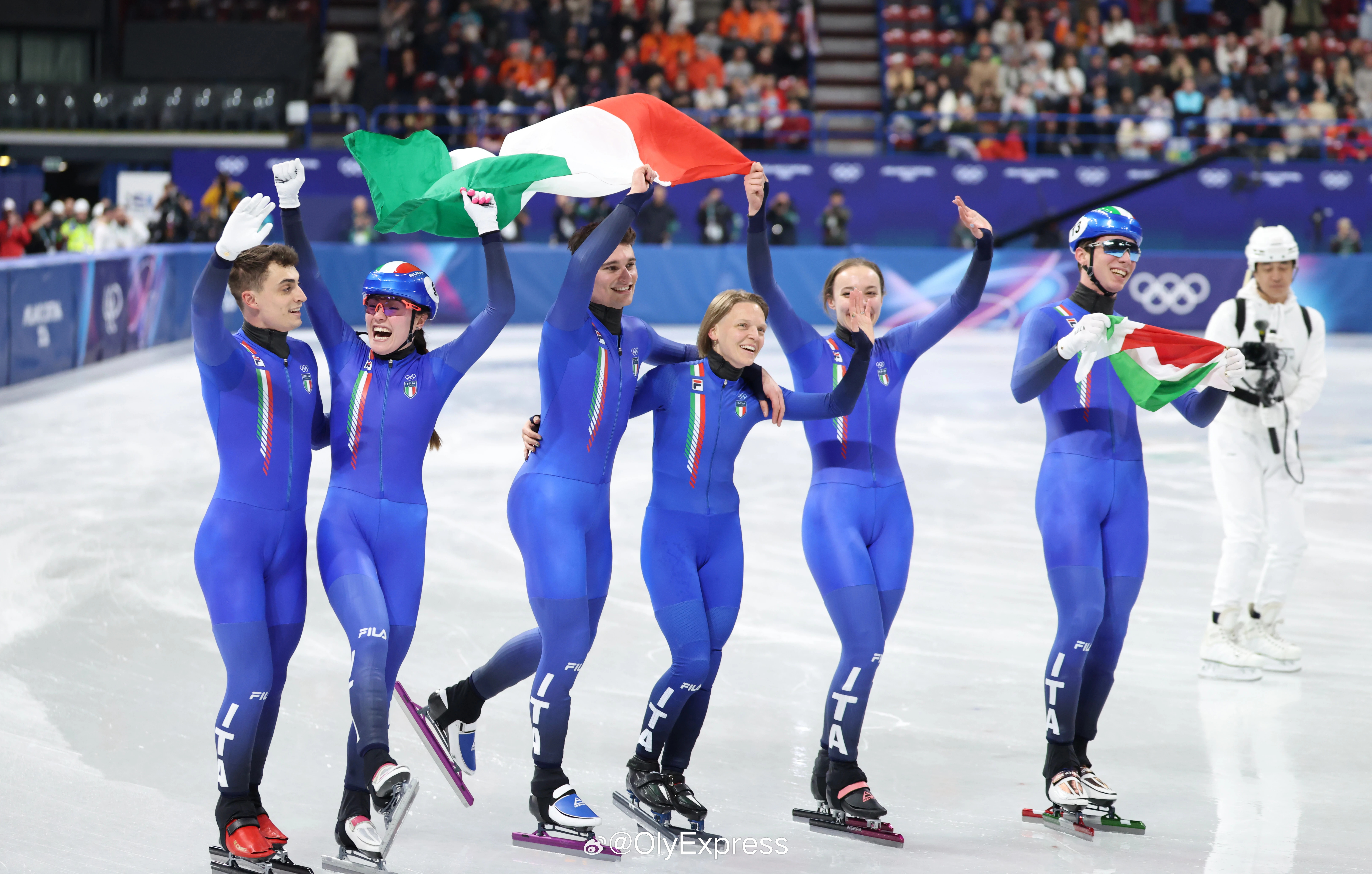 【冬奥短道混合接力中国第四意大利夺冠】短道速滑混团接力冬奥会2月10日，冬奥