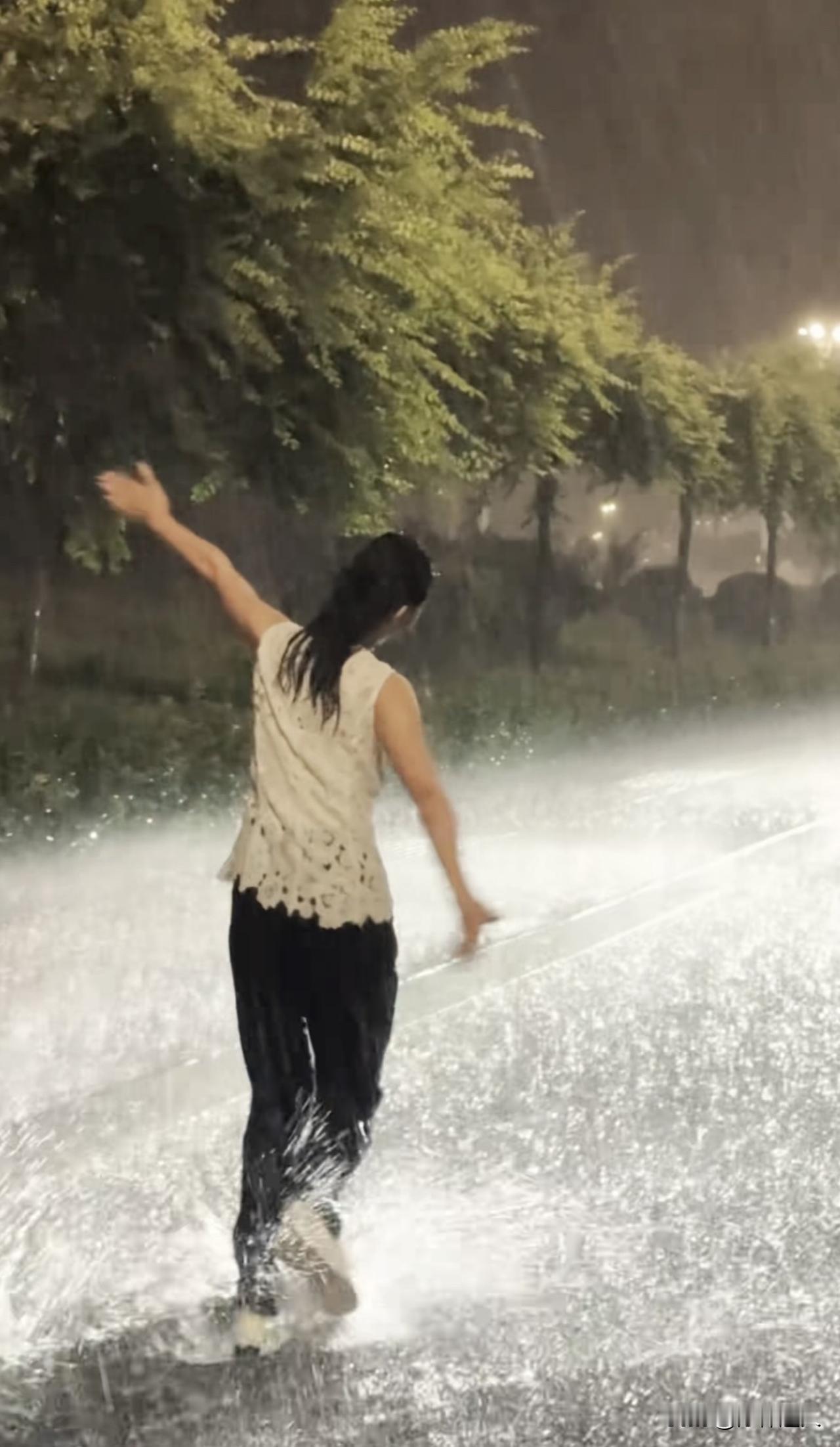现在的家庭，能培养出一个健康的孩子，比考985、211还难。很多家庭，父母过