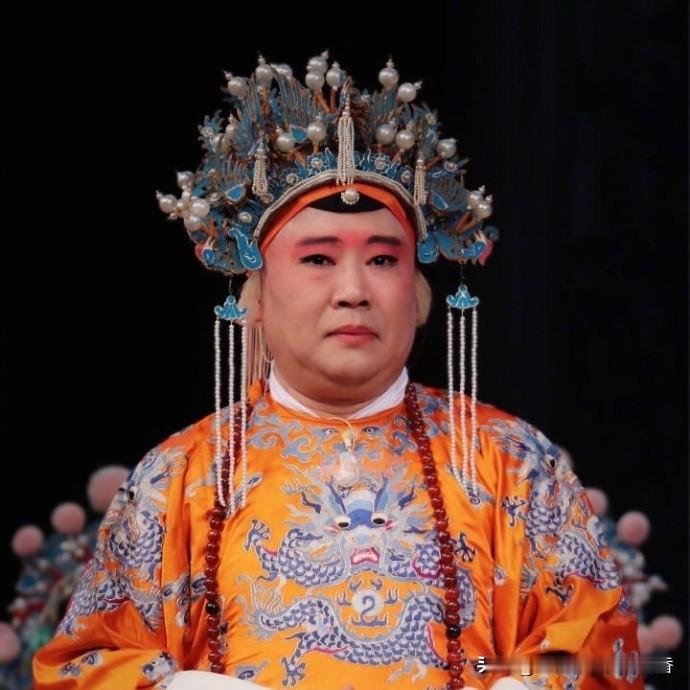 郭德纲配得上泰斗级人物称号吗郭德纲配得上泰斗级人物称号吗郭德纲在相声圈里虽说有