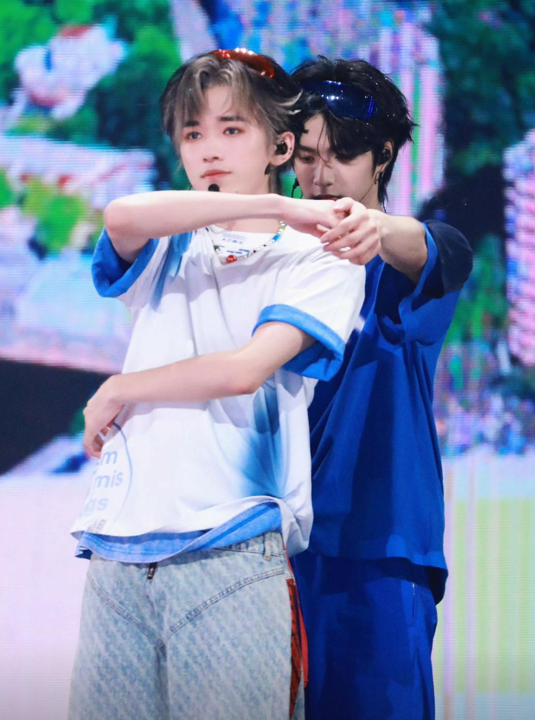 文轩💓文轩专属偏爱“你是熊二啊我是灰太狼”“那咱俩怎么在一起”“串动画