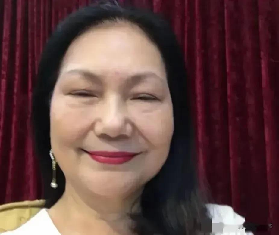S妈如愿以偿跟前女婿通上电话了，面谈，失眠后终于跟汪小菲说上话了。这一次不是要