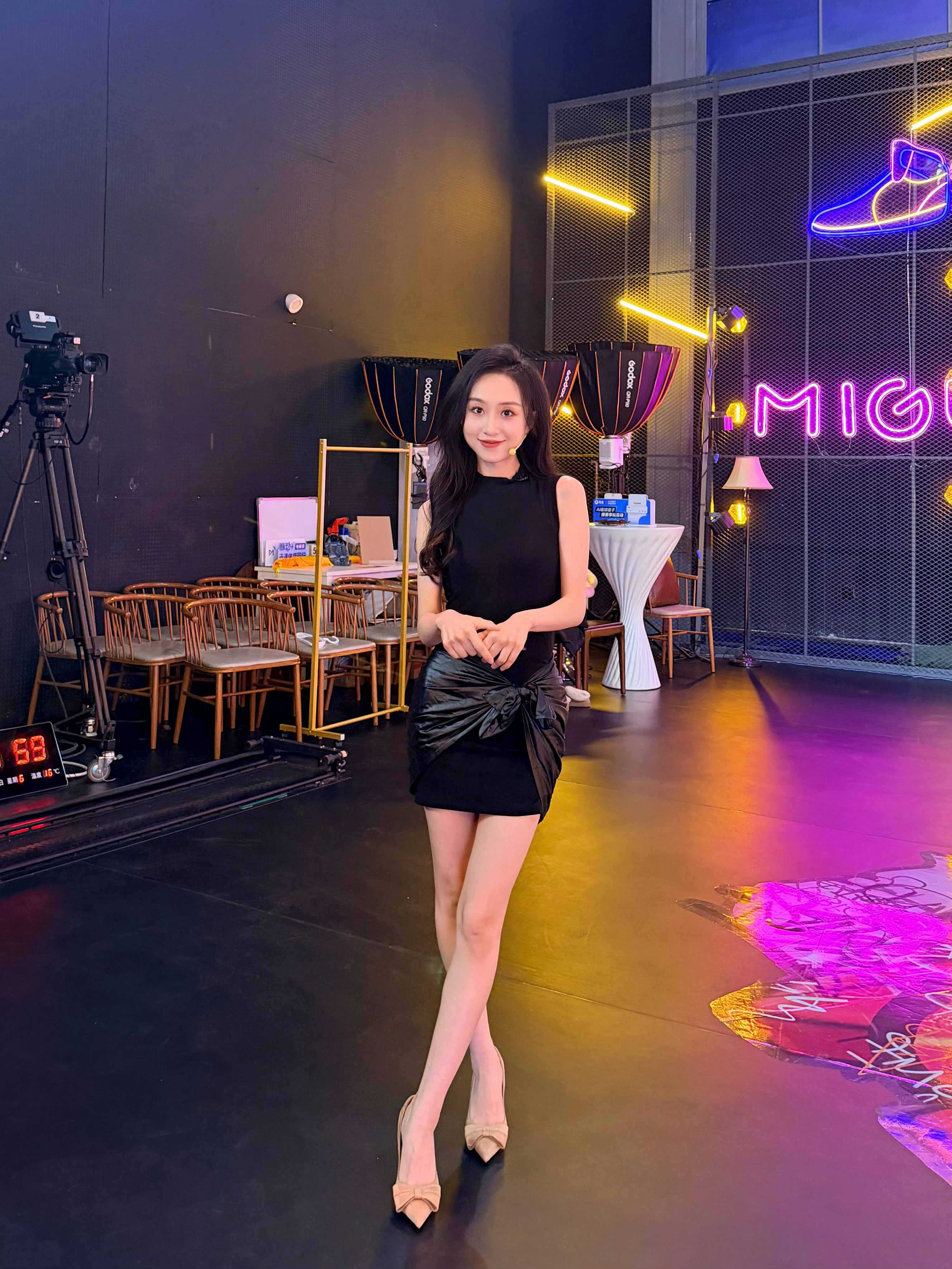 拜月宁🖤体育主播职场穿搭