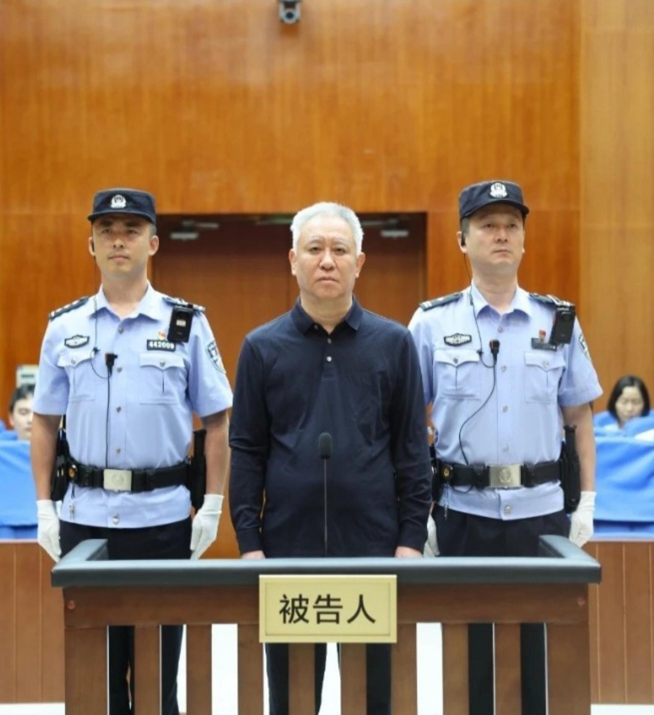 地产四大天王的结局，谁才是真正的高人？同样是风光无量的地产大佬，时代潮水退去