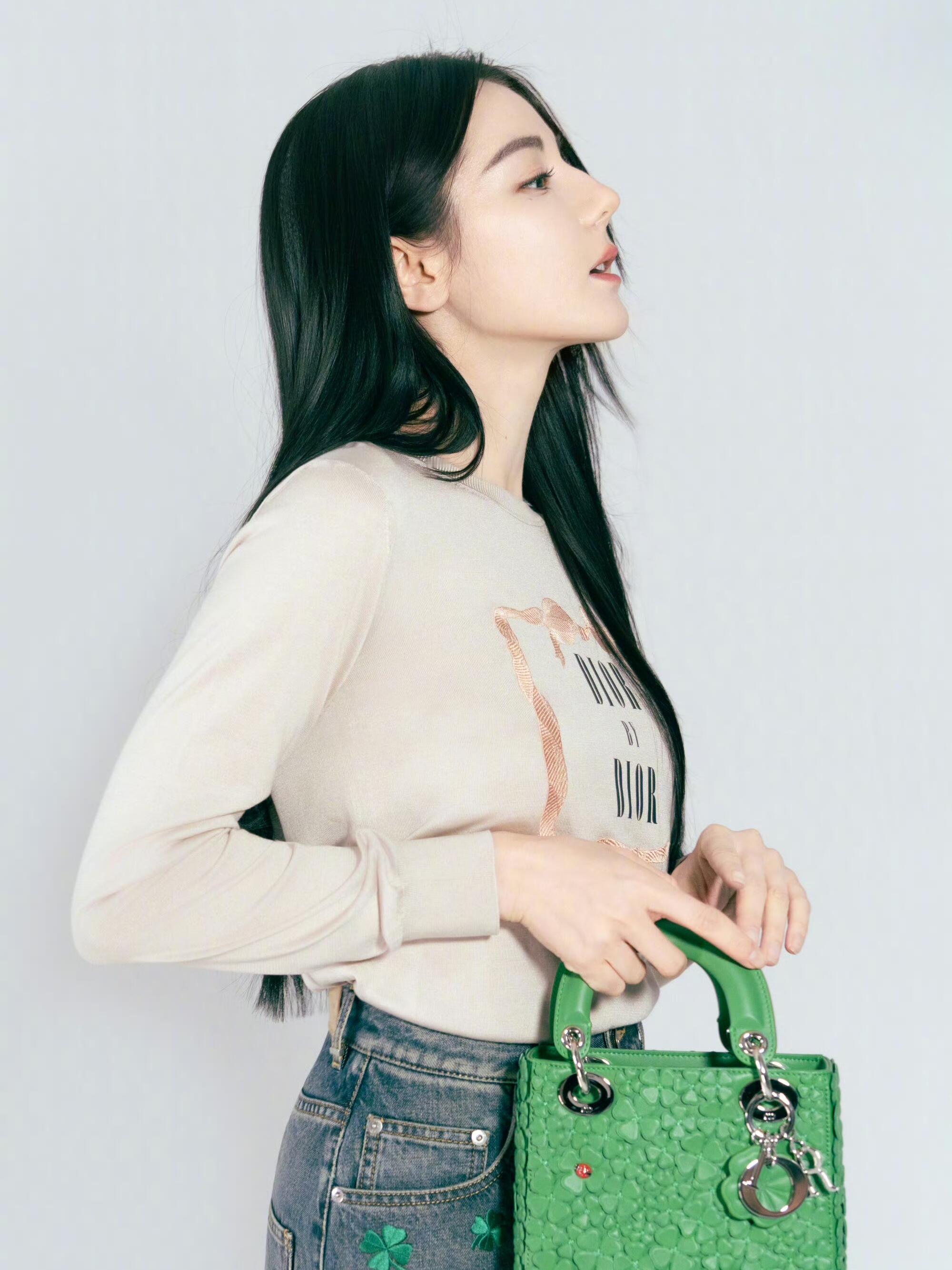 迪丽热巴逆场比列好长的腿啊