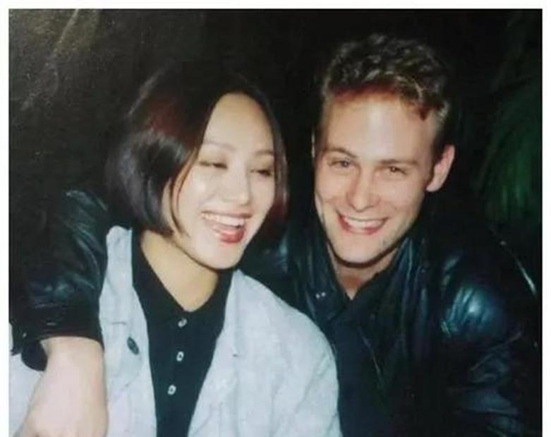 宁静当年到底经历了啥？看完她那段跨国婚姻的细节，我真是气不打一处来！原来女神