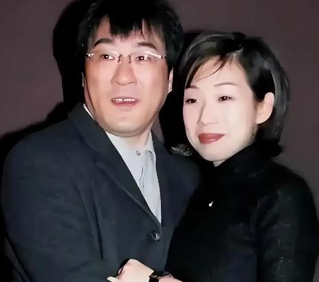 1994年，李宗盛婚内爱上林忆莲，两人为了寻求刺激就悄悄同居，结果没多久，林忆莲