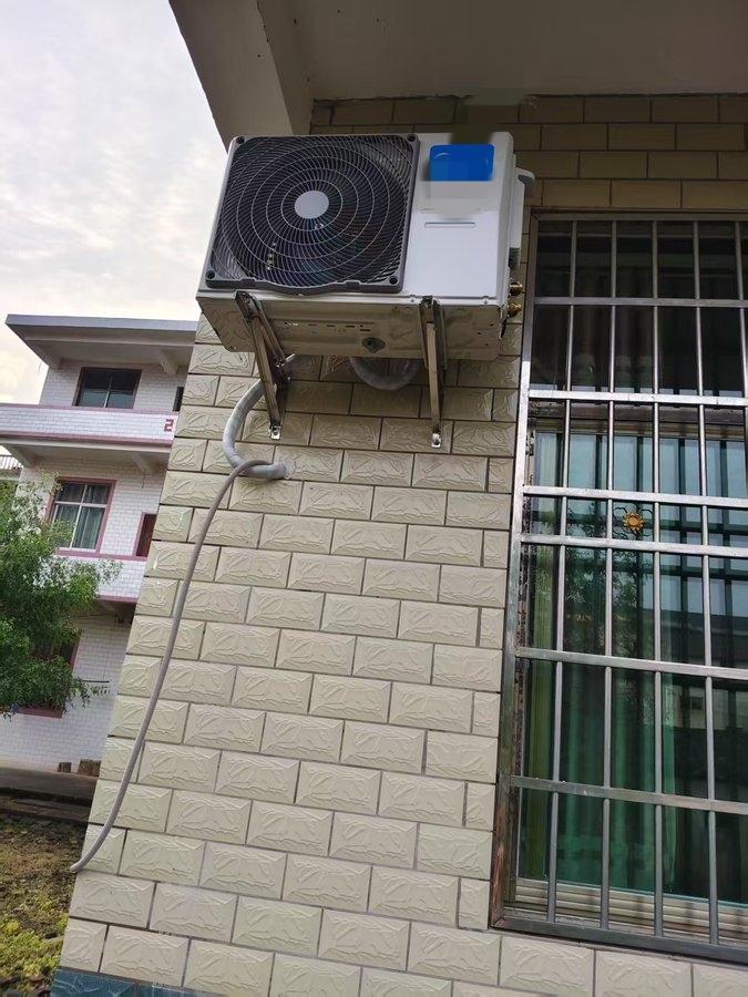 远程帮农村老家装好空调，整套落地才1700块。之前问老家镇上熟人门店，张口