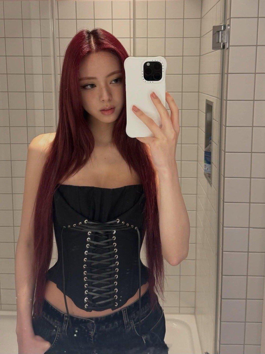 申有娜的腰鲨人的刀251112申有娜IG更新