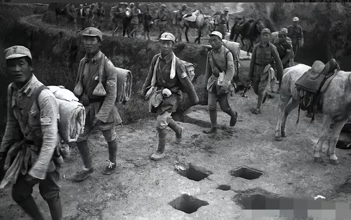 1936年，秦基伟被马家军俘虏后，隐瞒身份，谁知，叛徒却大喊：“他是团长，不是伙