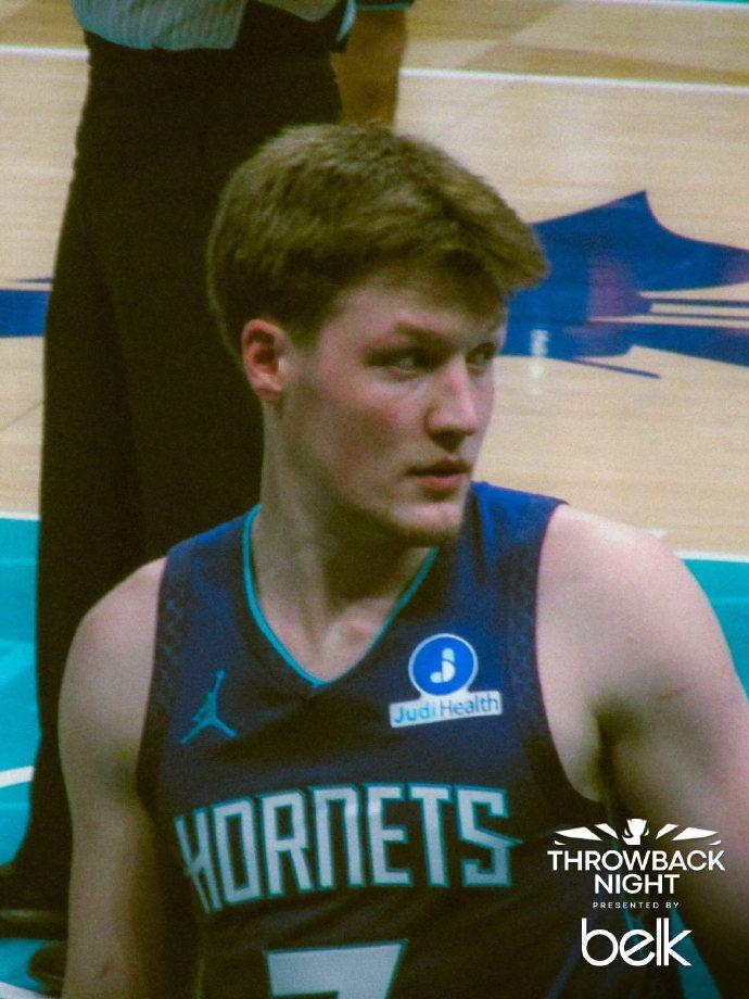 最佳新秀没悬念了：克尼佩尔！——场均31.9分钟——19.2分5.5篮板3