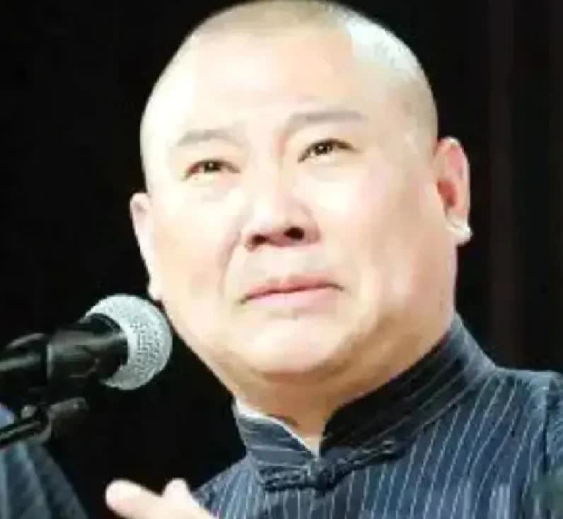 德云社又上热搜了！因为德云社张鹤伦的商演，观众没有坐满，连三分之一都没有，所以就