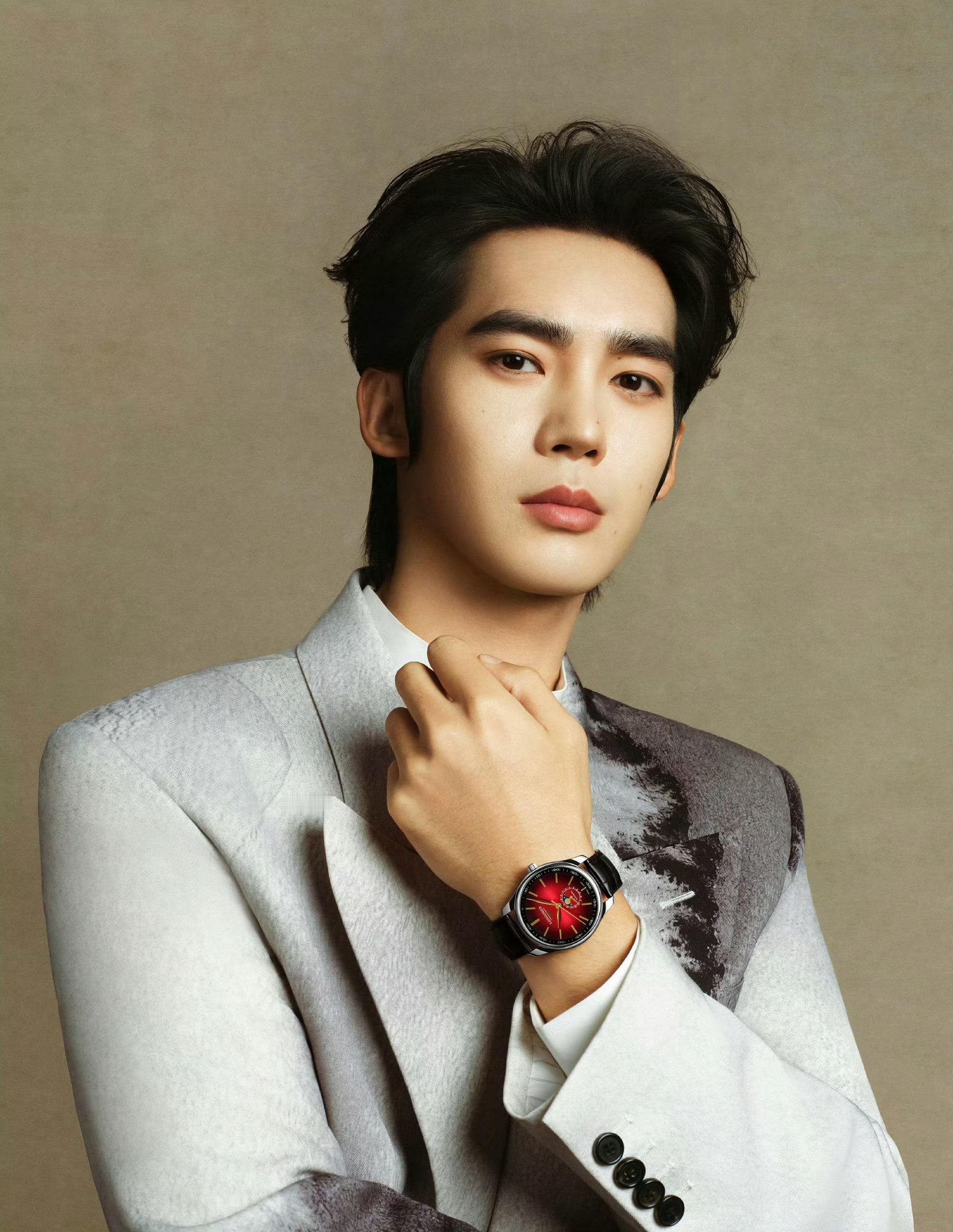 于适正式出任浪琴表优雅形象大使，成衣Dior腕表浪琴珠宝尚美，三大奢牌合约在