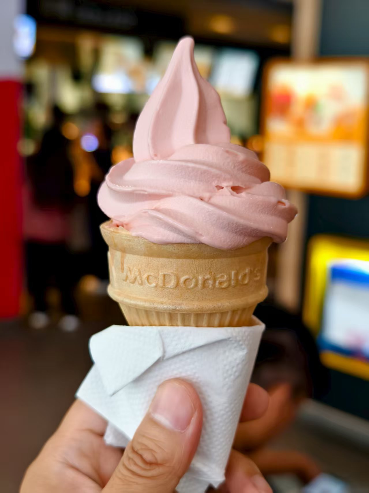 今天大家在忙什么？大热天的揪五个铁粉吃个冰淇淋吧🍦点赞就行～​