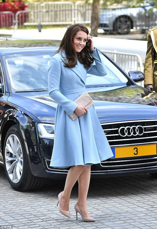 凯特王妃2017年置装费105万 看看她都穿了哪些美服