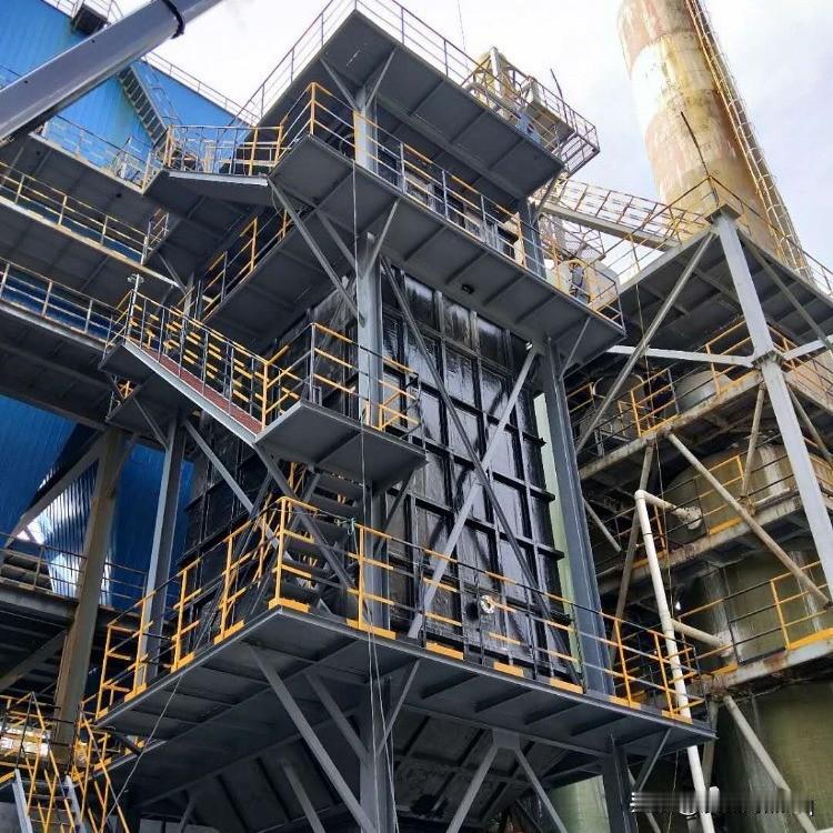 多好的机会！最近，由立陶宛向乌克兰运送了整整一座热电厂，据说，这座发电厂发出来