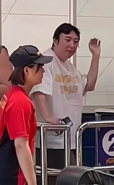 事实证明男人再有钱，也得注意身体，看看王思聪才不到40岁，身体已经明显透支了，常