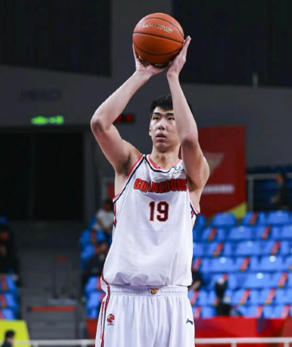 徐昕不去辽宁！因为张镇麟去了上海，徐昕不去北京！因为广东不想吃下范子