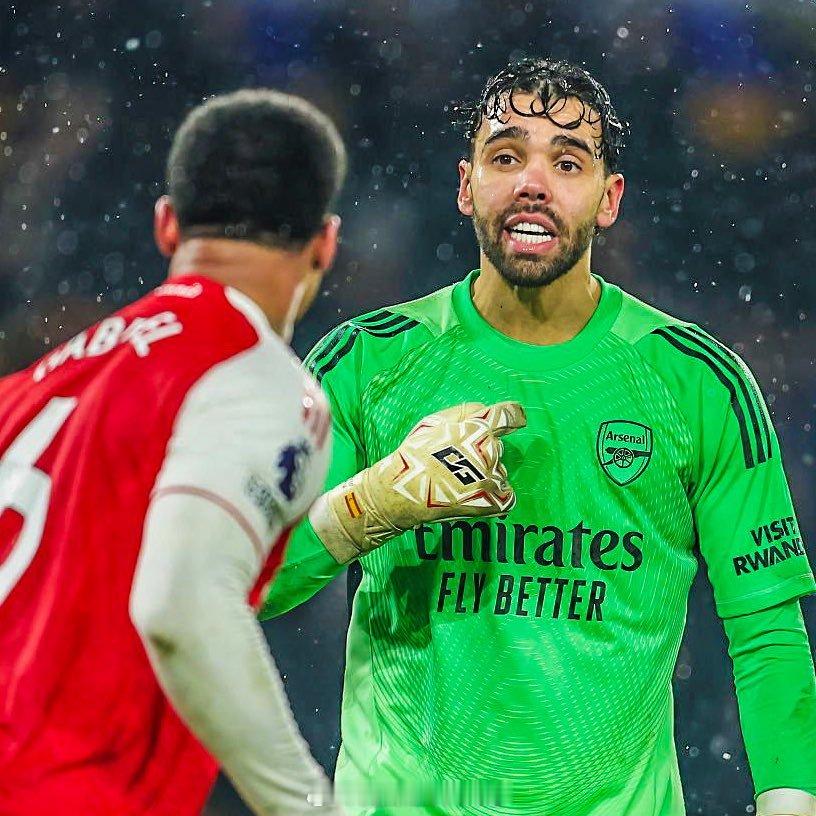 【阿森纳的争冠危机】进入2026年，四线作战的阿森纳，一共踢了8场联赛，3胜4平