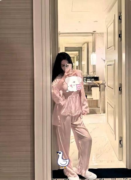 你别不信，大部分的公公，都会趁儿子不在家的时候跟儿媳妇非常刻意得保持距离。