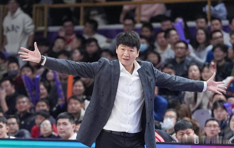 山东主场94:87险胜四川迎来新赛季首胜，邱彪仍脸面无光。说实话，山东本场比